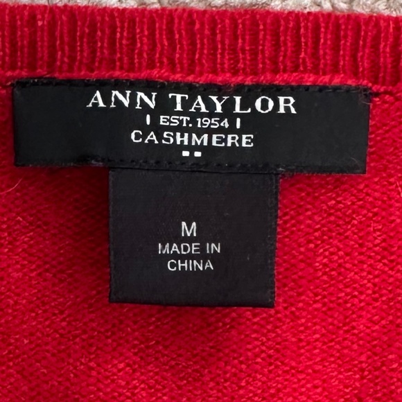 Ann Taylor Women's Cashmere V-Neck Sweater Red Med Cozy Soft Winter Holidays - Picture 4 of 8